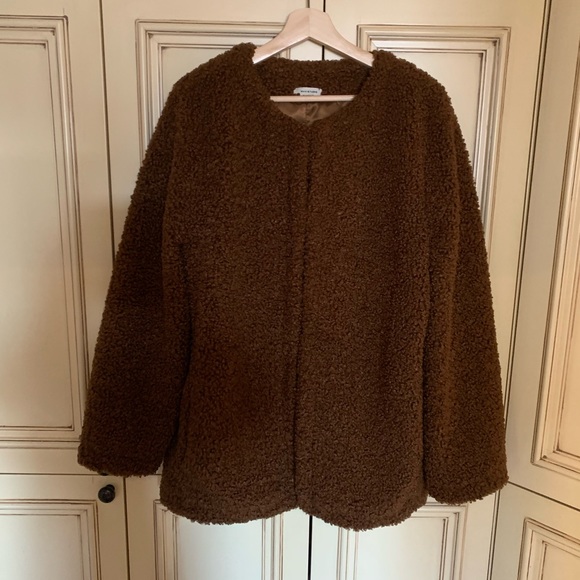 Max Studio Jackets & Blazers - Gorgeous MAX STUDIO Sherpa/Teddy jacket
